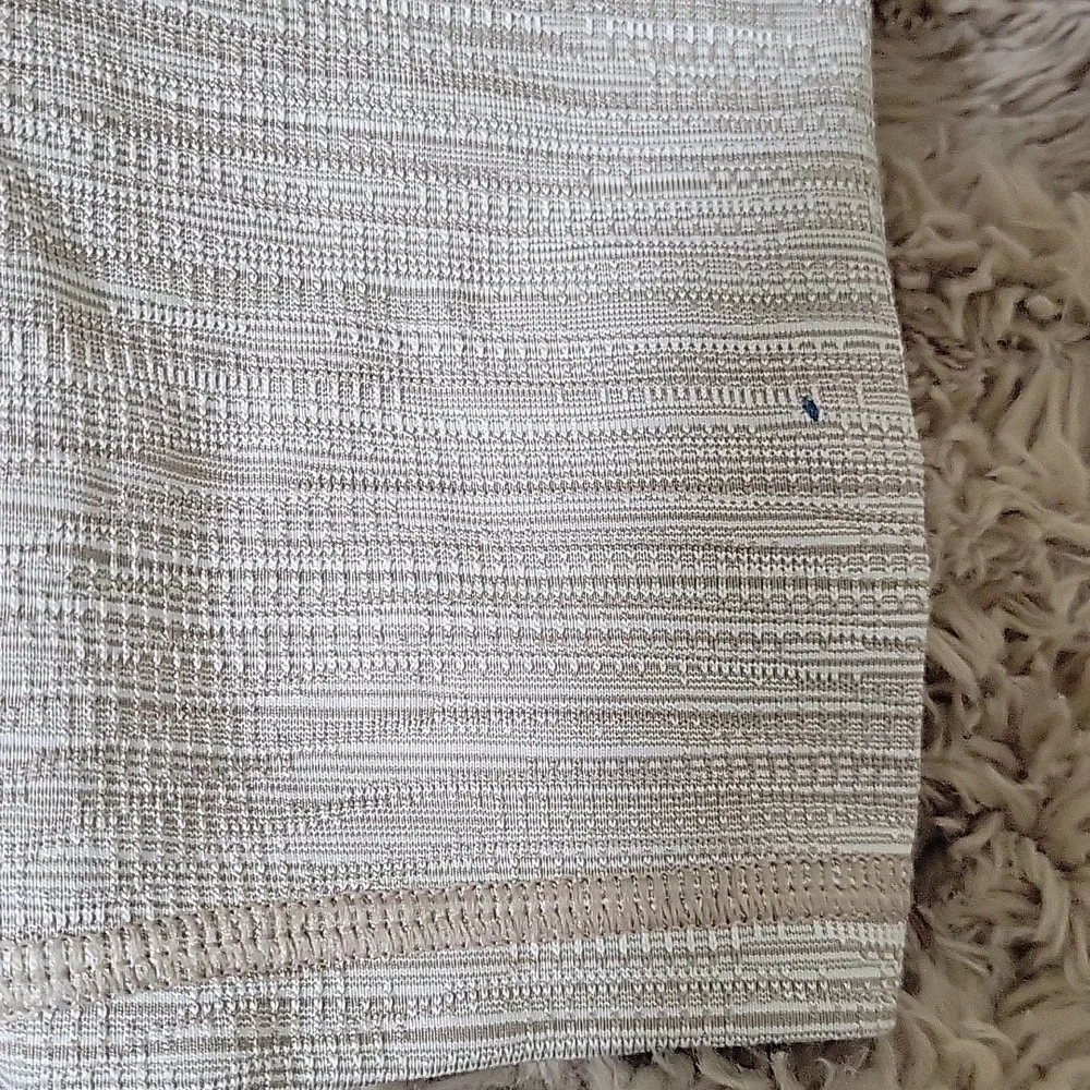 Athleta Textured Tan and Cream Leggings Sz Medium - Picture 4 of 7